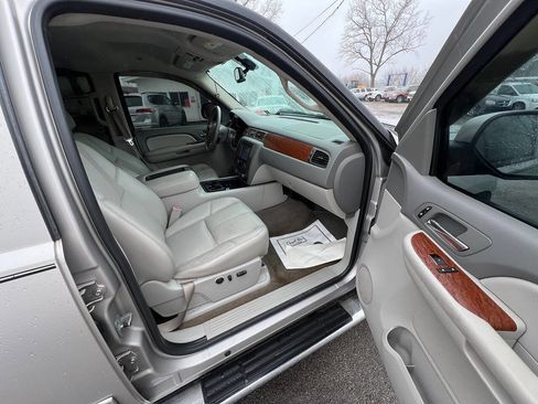 Used 2007 GMC Sierra 1500 SLT w/ SLE/SLT Trailering Package image 12