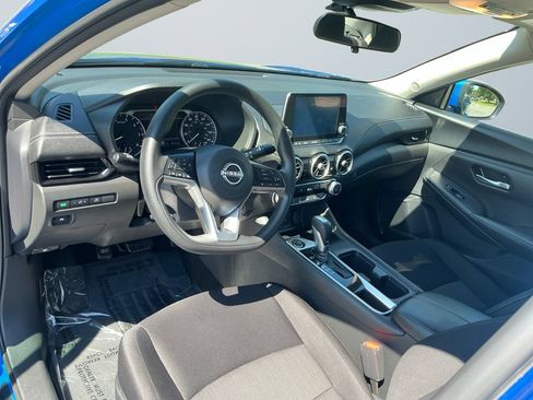 Used 2024 Nissan Sentra SV FWD image 11