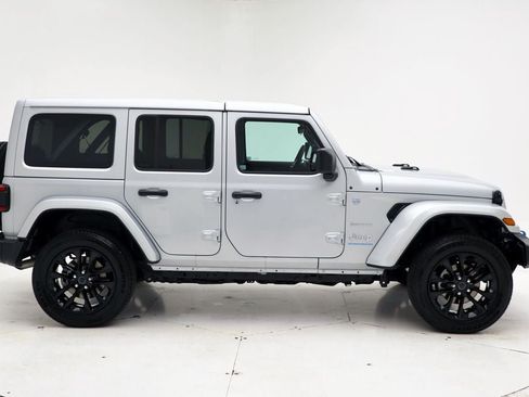 Used 2024 Jeep Wrangler Unlimited Sahara AWD/4WD image 3