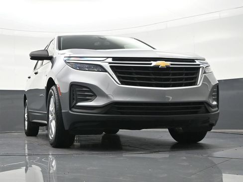 Used 2023 Chevrolet Equinox LS FWD image 31