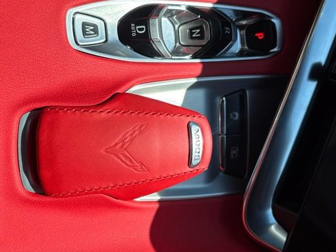 Used 2022 Chevrolet Corvette Stingray Preferred Cpe w/ Z51 Performance Package RWD image 17
