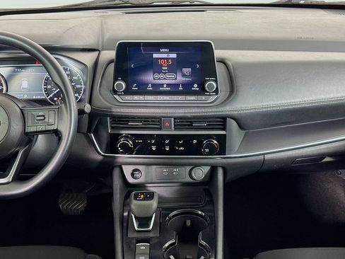 Used 2024 Nissan Rogue S FWD image 14