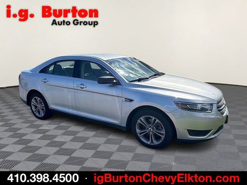 Used 2017 Ford Taurus SE FWD image 6