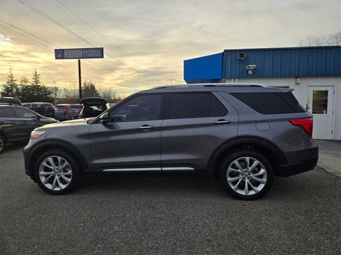 Used 2022 Ford Explorer Platinum w/ Technology Package image 8
