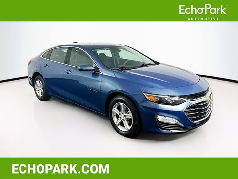 Used 2024 Chevrolet Malibu LT image 1