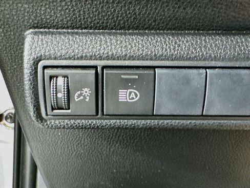 Used 2020 Toyota Corolla XLE w/ Body Protection Package FWD image 17