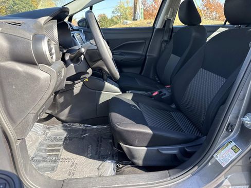 Used 2024 Nissan Versa S w/ Trunk Package image 27