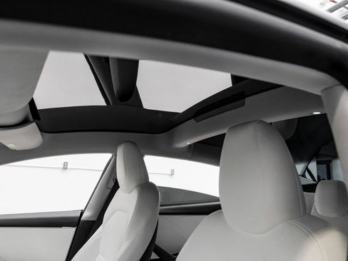 Used 2025 Tesla Model 3 Long Range image 5