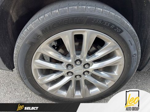 Used 2023 Cadillac XT6 Premium Luxury image 9