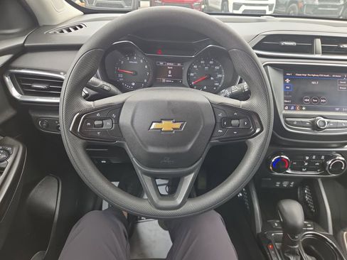 Used 2023 Chevrolet TrailBlazer LT AWD/4WD image 16