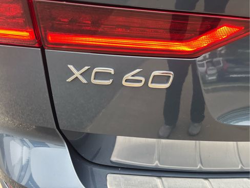 Used 2026 Volvo XC60 B5 Plus AWD/4WD image 12