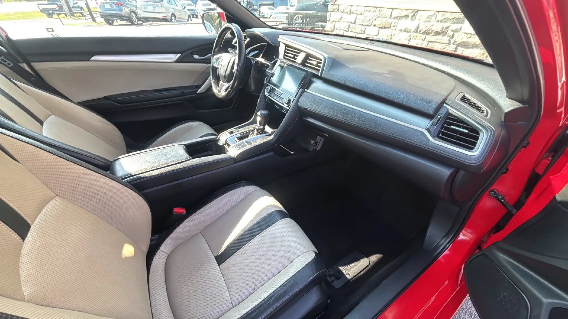 Used 2017 Honda Civic EX-L image 2