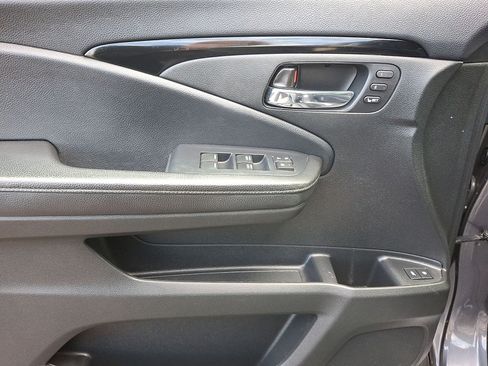 Used 2020 Honda Pilot Touring image 19