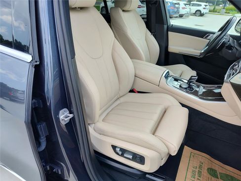 Used 2022 BMW X5 xDrive40i w/ Parking Assistance Package image 24