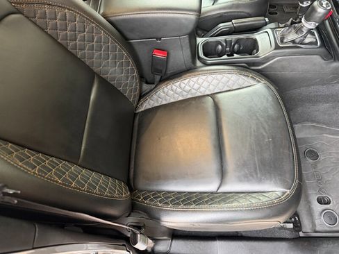 Used 2023 Jeep Wrangler Unlimited Sahara image 39