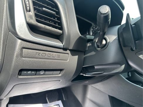 Used 2024 Nissan Rogue S AWD/4WD image 19