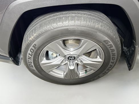 Used 2024 Toyota RAV4 XLE w/ Convenience Package FWD image 14