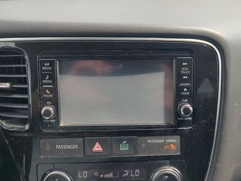 Used 2018 Mitsubishi Outlander SEL AWD/4WD image 13