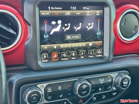 Used 2021 Jeep Wrangler Unlimited Rubicon AWD/4WD image 25