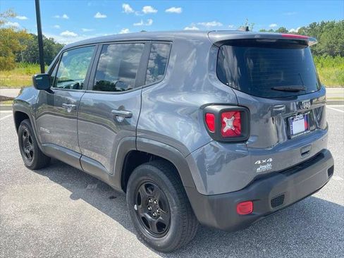 Certified 2022 Jeep Renegade Sport AWD/4WD image 18