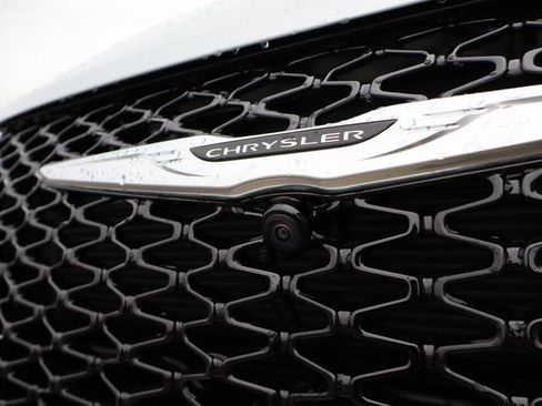 New 2026 Chrysler Pacifica Select image 6