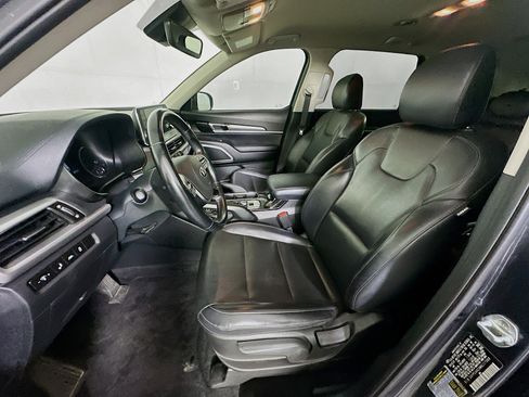 Used 2021 Kia Telluride LX FWD image 13
