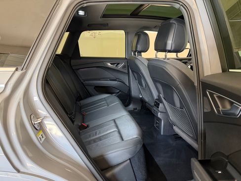 Used 2023 Audi Q4 e-tron Premium Plus w/ Premium Plus image 28