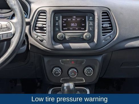 Used 2018 Jeep Compass Latitude AWD/4WD image 14