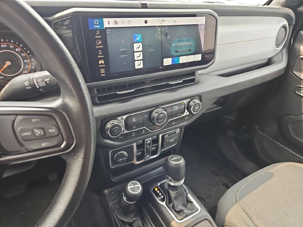 Certified 2024 Jeep Gladiator Sport AWD/4WD image 19