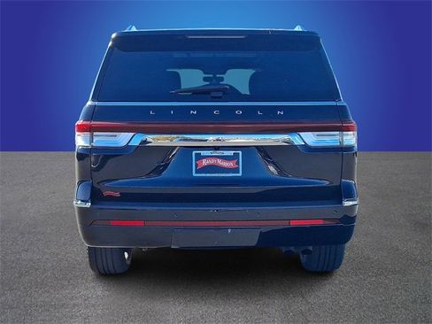 Used 2024 Lincoln Navigator Premiere image 5