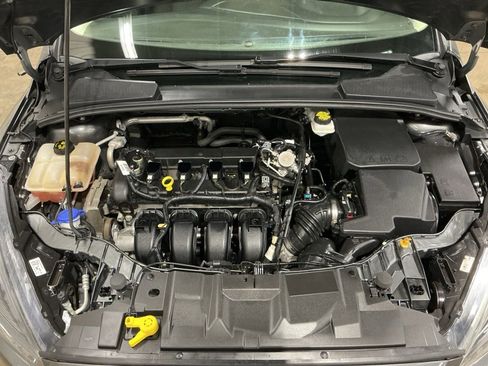 Used 2017 Ford Focus SEL image 3