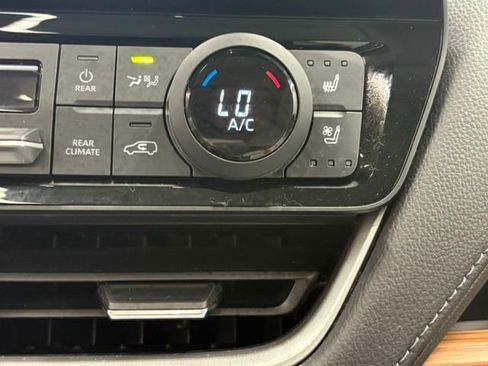 Used 2024 Toyota Grand Highlander AWD image 30