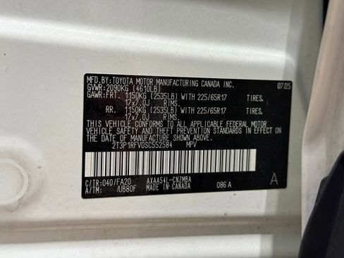 Certified 2025 Toyota RAV4 XLE AWD/4WD image 32