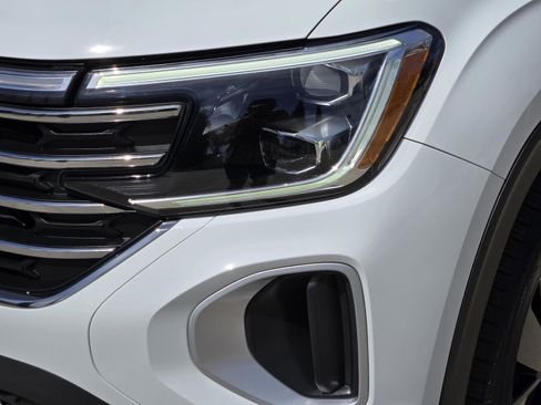 Used 2024 Volkswagen Atlas SE image 13