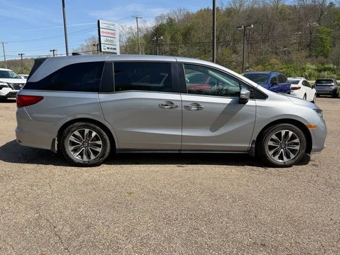 Used 2023 Honda Odyssey EX-L image 3