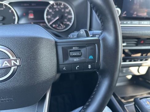 Used 2025 Nissan Rogue SV image 23