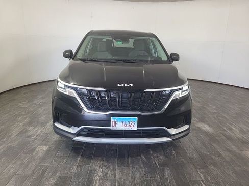 Used 2022 Kia Carnival LX image 2