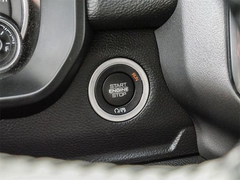 Used 2024 RAM 1500 Laramie image 30