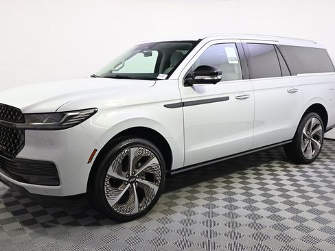 New 2025 Lincoln Navigator L Black Label image 2