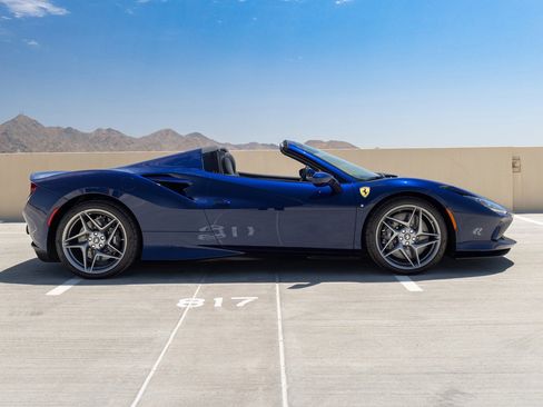 Used 2022 Ferrari F8 Tributo RWD image 6