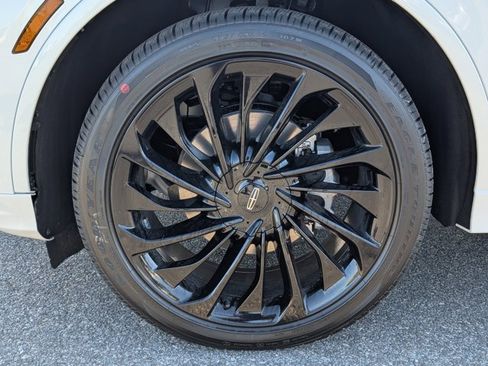 New 2026 Lincoln Aviator Reserve w/ Luxury Package image 13