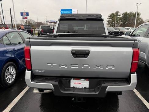Used 2025 Toyota Tacoma 4x4 Double Cab image 4