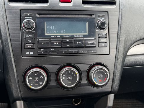 Used 2015 Subaru Forester 2.5i w/ Alloy Wheel Package image 19