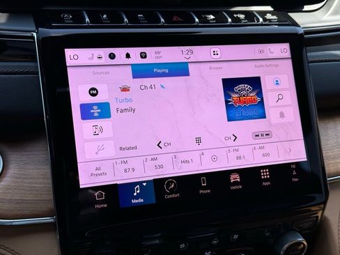 Used 2025 Jeep Grand Cherokee L Summit AWD/4WD image 32