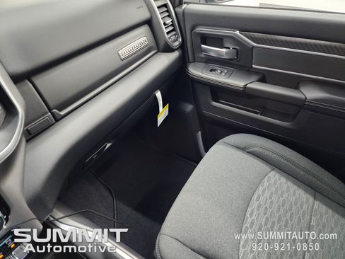 New 2026 RAM 2500 Big Horn AWD/4WD image 12