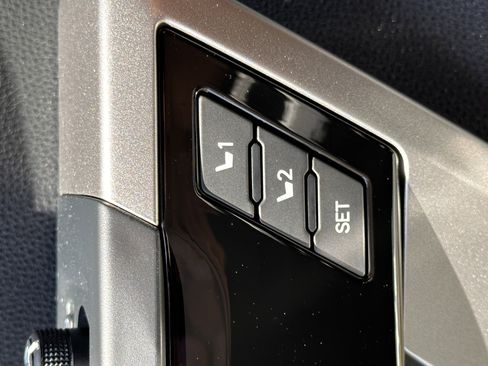 Used 2024 Toyota Tundra Limited AWD/4WD image 50