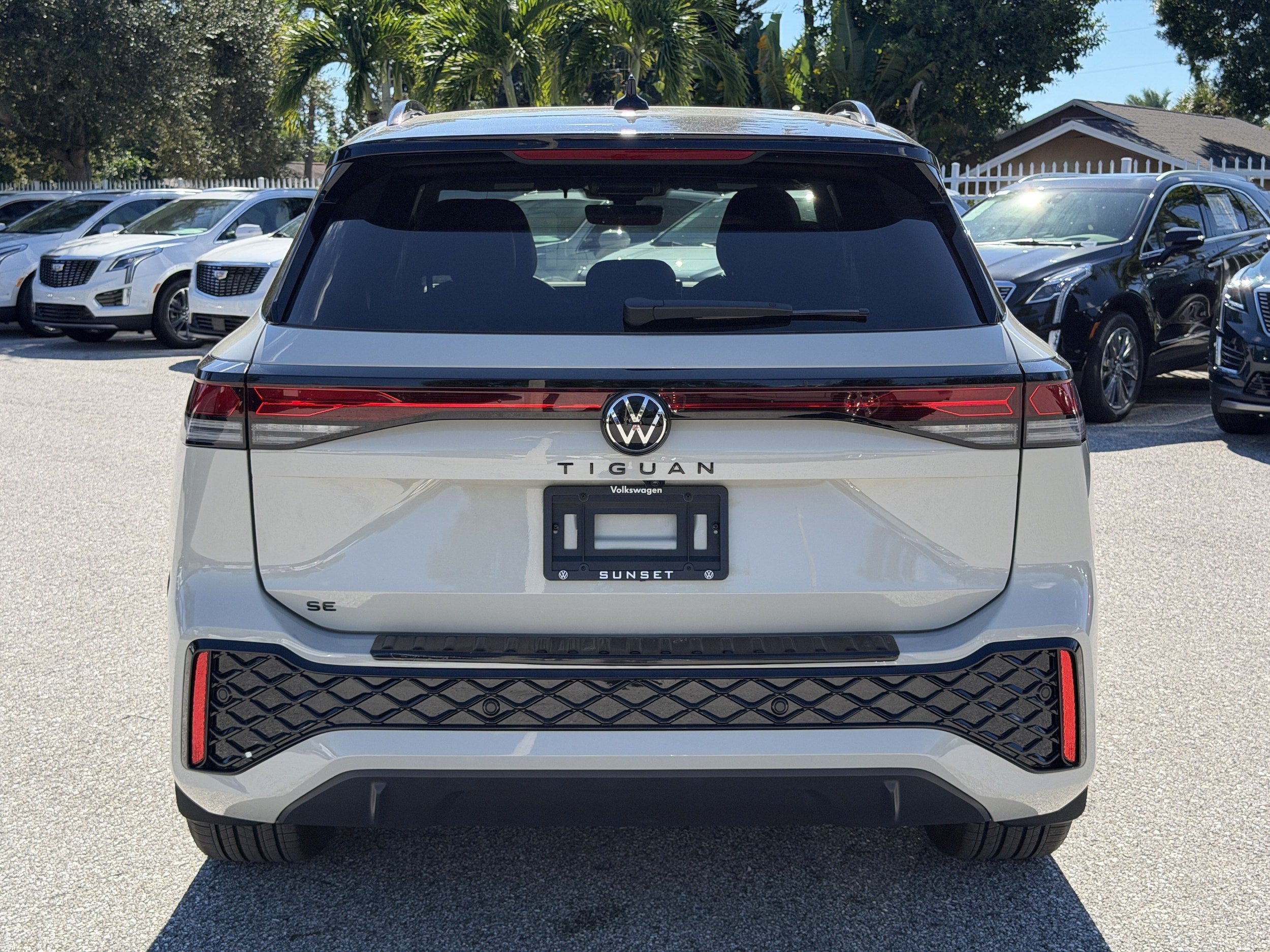 New 2026 Volkswagen Tiguan SE R-Line FWD image 6