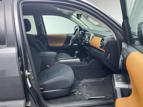 Used 2019 Toyota Tacoma SR5 AWD/4WD image 24