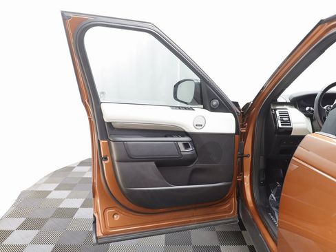 Used 2018 Land Rover Discovery HSE Luxury image 5
