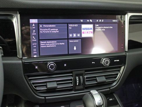 Certified 2026 Porsche Macan AWD/4WD image 26